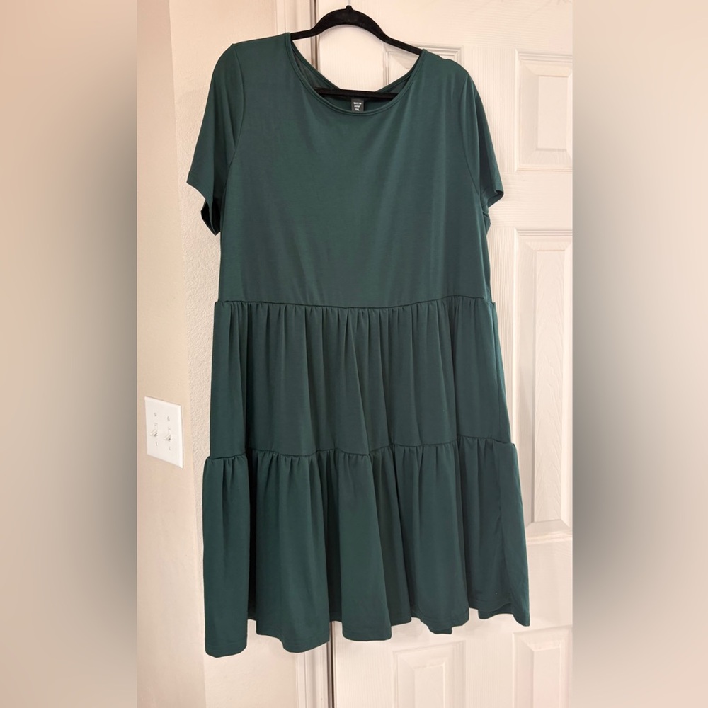 SHEIN Curve Short Sleeve Tiered Dress in Teal Green